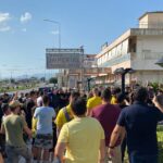 Κιτρίνισε το Αγρίνιο – Αποθέωση για την αποστολή έξω από το ξενοδοχείο (vid)