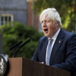Μπόρις Τζόνσον: Οργή στη Βρετανία για τις διακοπές του στην Ελλάδα (vid)