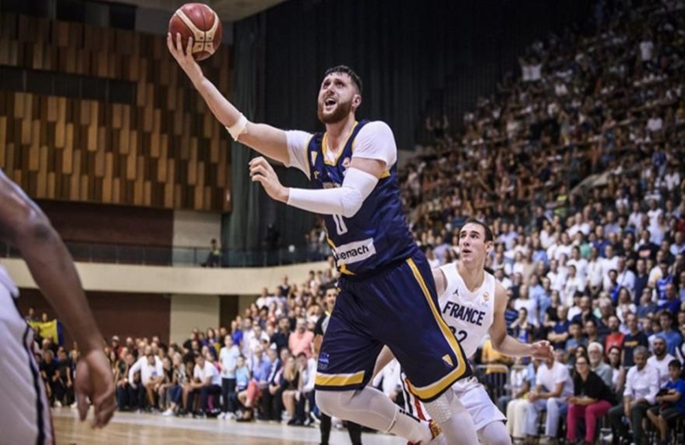 Στους Τζαζ ο Νούρκιτς, πήραν Σέξτον οι Χόρνετς