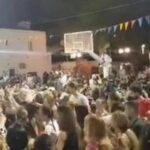 Τραγουδιστής σε πανηγύρι ανέβηκε σε… μπασκέτα (vid)