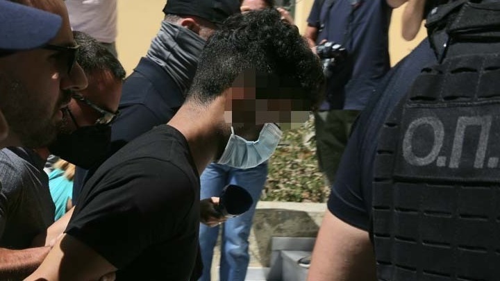 Περιστέρι: Ενώπιον του ανακριτή ο 21χρονος κατηγορούμενος για τη δολοφονία της 17χρονης