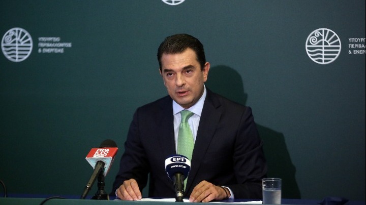 Σκρέκας: “Σε 1,9 δισ. ευρώ η στήριξη νοικοκυριών και επιχειρήσεων για το ρεύμα το Σεπτέμβριο” (vid)