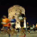 Νυχτερινός ημιμαραθώνιος Θεσσαλονίκης 2022: Η πόλη γέμισε από 15.000 δρομείς