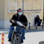Viral: Η απίστευτη εικόνα με μηχανάκι μέσα σε λεωφορείο (vid)