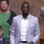 Χαμός στη Γαλλία με ακροδεξιό βουλευτή: Φώναξε σε μαύρο συνάδελφό του «να επιστρέψει στην Αφρική» (vid)