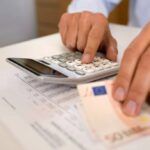 Φορολογούμενοι: Η λίστα των υποχρεώσεων έως το τέλος του έτους (vid)