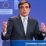 Ο Μ. Σχοινάς εναντίον Ρώμης κι όσων μπλοκάρουν το Σύμφωνο Μετανάστευσης