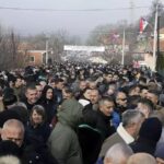 Πολεμικό κλίμα στο Κόσοβο: Νέα οδοφράγματα στη διαιρεμένη Μιτρόβιτσα- Σε ετοιμότητα οι σερβικές δυνάμεις (vid)