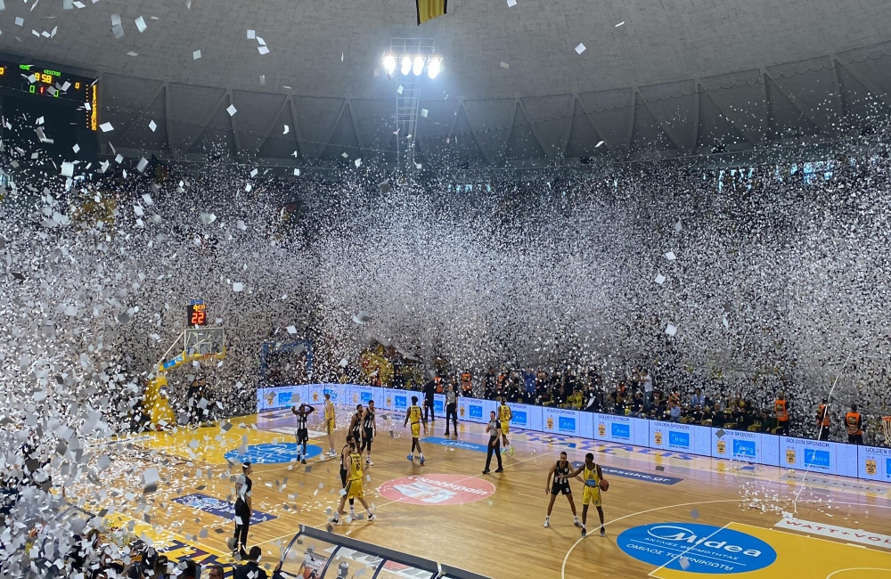 Μαγική ατμόσφαιρα στο Nick Galis Hall! (vid)