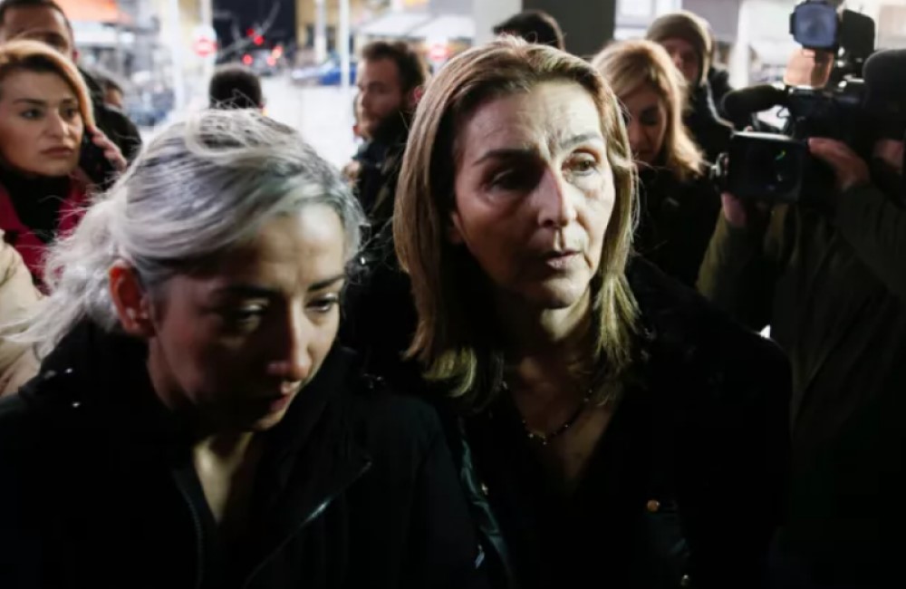 Ξέσπασε η μητέρα του Άλκη: «Πού είναι τώρα το δρεπάνι σου;»