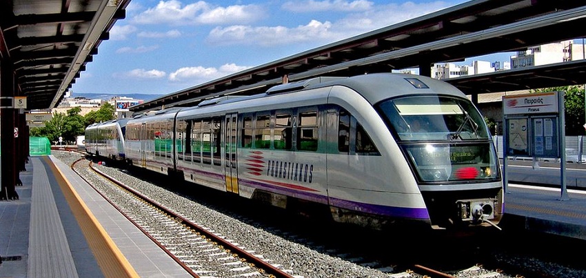 Τρόμος για επιβάτες του Προαστιακού Θεσσαλονίκης-Λάρισας (vid)