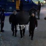 Τους φυγάδευσαν από την πίσω πόρτα! (vid)