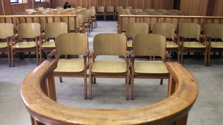 Κάθειρξη 5 ετών στον πρώην ντράμερ των Πυξ Λαξ για ασέλγεια σε βάρος κοριτσιού