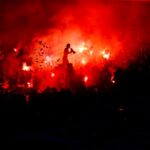 Πυρσοί και καπνογόνα και… επίσημα στα γήπεδα της Γαλλίας