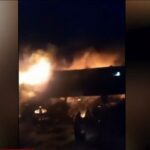 Τέμπη: Βίντεο ντοκουμέντο από το φλεγόμενο βαγόνι δευτερόλεπτα μετά τη σύγκρουση (vid)