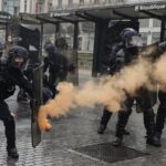 Γαλλία: «Μαύρη Πέμπτη» με απεργίες και διαδηλώσεις (vid)
