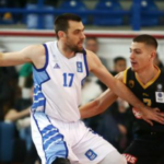 «Ντου» στην προπόνηση του Ιωνικού από τους οργανωμένους!