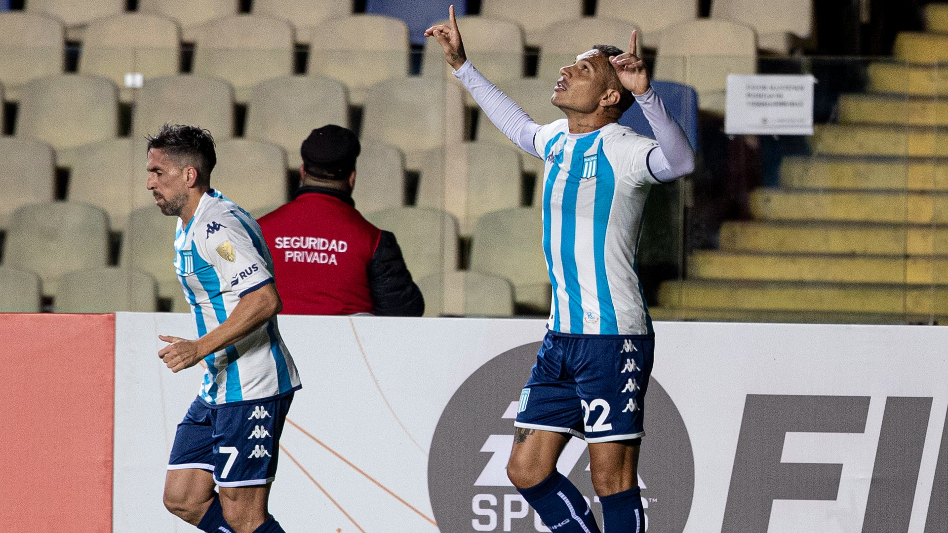 Copa Libertadores: Απίθανο γκολ πίσω από τη σέντρα (vid)