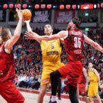 Η FIBA επέβαλε 5 νέα ban στην ΑΕΚ ενώ έπαιζε με τη Χάποελ