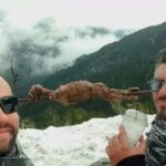 Δύο φίλοι σούβλισαν στην κορυφή του Ολύμπου (vid)