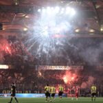 ΠΑΕ ΑΕΚ: «Ισόβιος αποκλεισμός στον οπαδό που πέταξε τη φωτοβολίδα»