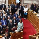 LIVE: Η εκλογή του προέδρου της Βουλής… για τη διάλυση της (vid)