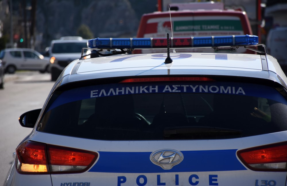 Έτσι έκλεβαν πρακτορεία ΟΠΑΠ και μίνι μάρκετ – Βίντεο ντοκουμέντο (vid)