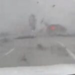 Στον αέρα αυτοκίνητα από τον ανεμοστρόβιλο στη Φλόριντα (vid)