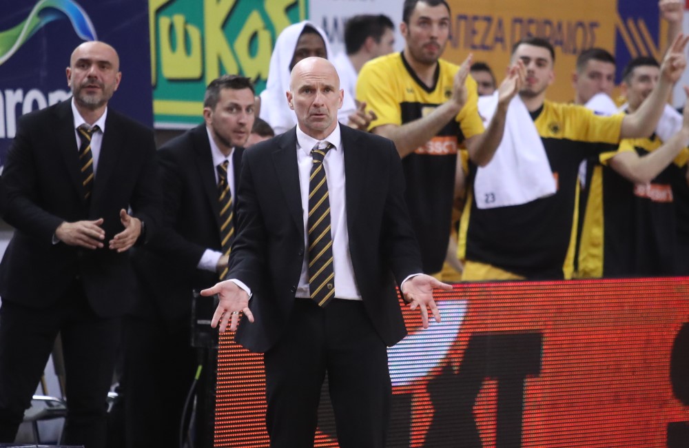 Ψάχνει προπονητή η ΑΕΚ