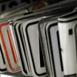 Ο Δήμος Θεσσαλονίκης επιστρέφει πινακίδες και διπλώματα