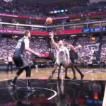 Κάνει… πλάκα ο Κάρι | Απίθανο lay up εκτός ισορροπίας! (vid)