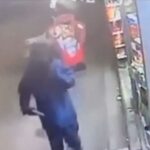 Θεσσαλονίκη: Ένοπλη ληστεία σε περίπτερο – Ο υπάλληλος ακινητοποίησε το δράστη (vid)