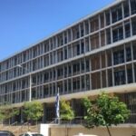 Ελεύθεροι οι νεαροί που προκάλεσαν φωτιά και εγκλωβίστηκαν σε ταράτσα