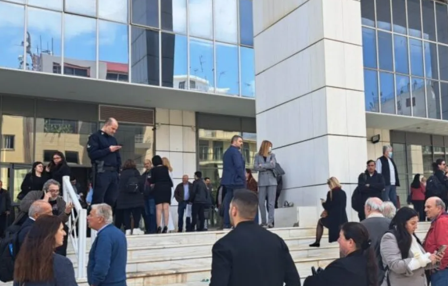 Εφετείο: Εκκενώθηκε το κτίριο μετά από φωτιά
