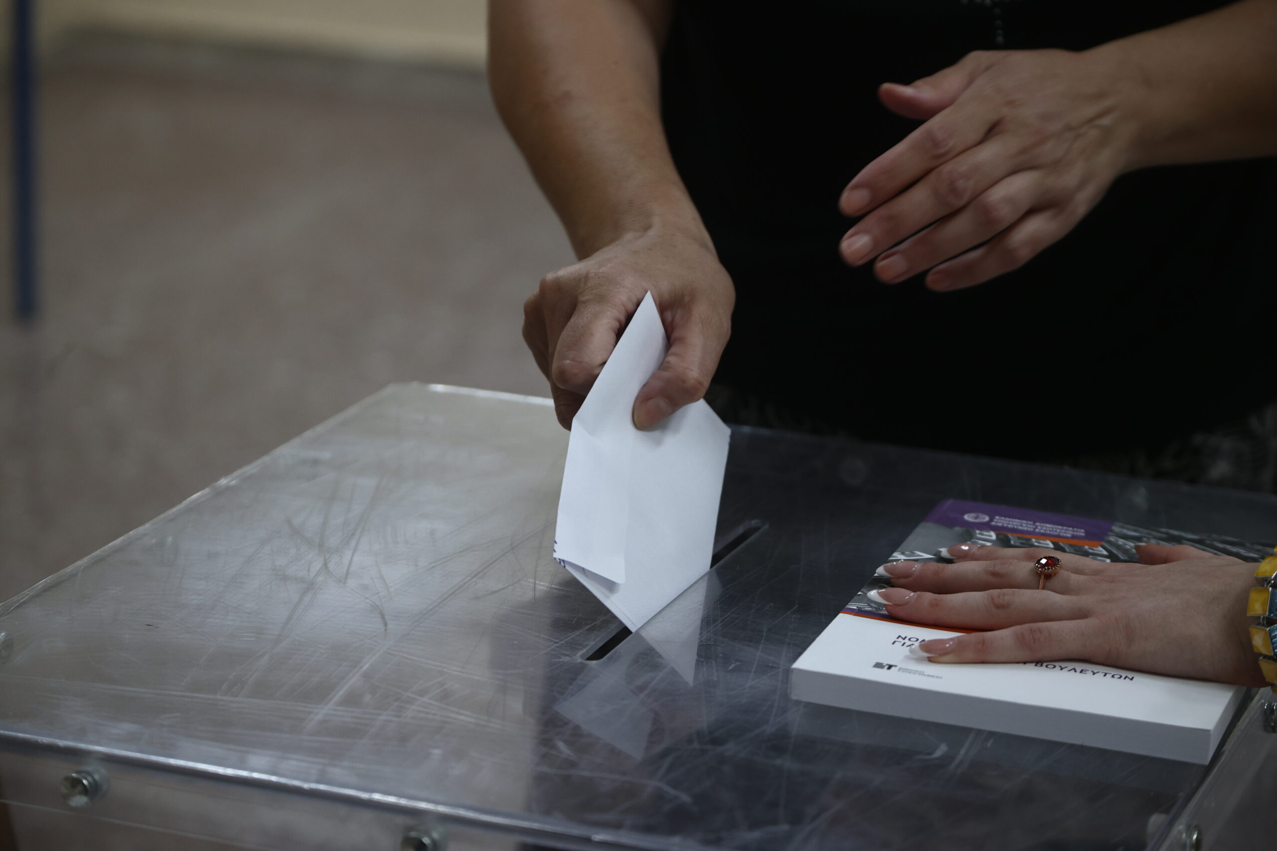 Η Α’ Θεσσαλονίκης στο 97.46% – Πόσοι και ποιοι βουλευτές βγαίνουν από κάθε κόμμα (pics)