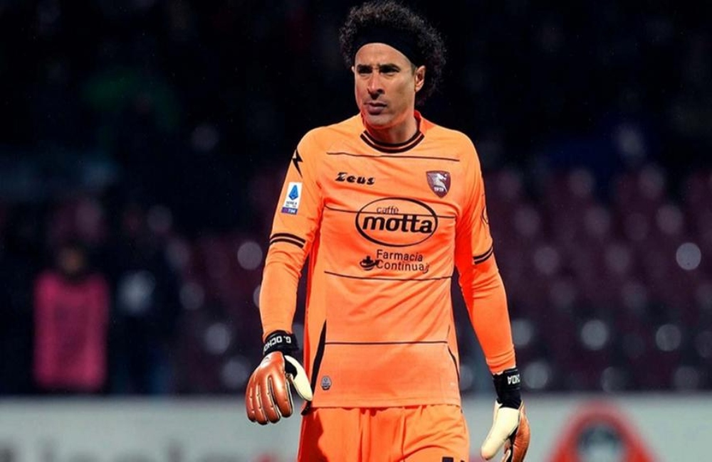 Εξετάζει την περίπτωση του Οτσόα για την αντικατάσταση του Ρίκο η Παρί!