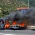 Τέμπη: Λαμπάδιασε το τροχόσπιτο και ο οδηγός δεν το πήρε χαμπάρι (vid)