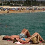 Σήμερα η πιο ζεστή μέρα του καλοκαιριού – Αλλάζει το σκηνικό μέσα στο ΣΚ (vids)