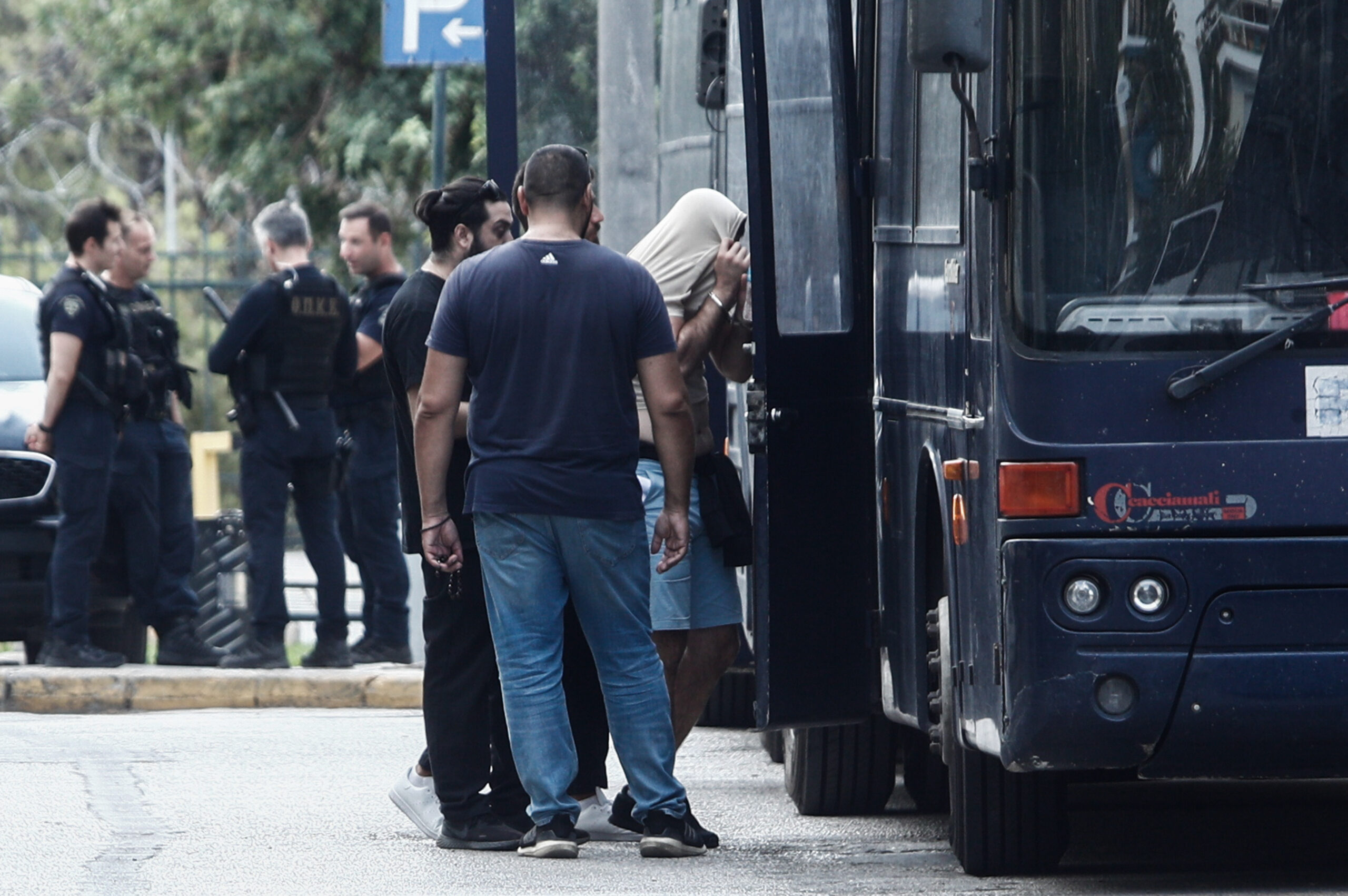Δολοφονία Μιχάλη: Η δολοφονική επίθεση μέσα από τα βίντεο – «Κλειδί» στις έρευνες τα κινητά (vid)