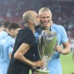 Mάντσεστερ Σίτι: Η απονομή του τροπαίου (vid)