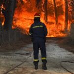 Χαλκιδική: Υπό μερικό έλεγχο τέθηκε η φωτιά στο ‘Αγιο Όρος