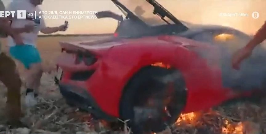 Youtuber έκαψε κατά λάθος τη Ferrari του στην προσπάθεια του να αυξήσει τα views (vid)