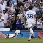 Τότεναμ – Μάντσεστερ Γιουνάιτεντ 2-0: Τα σπιρούνια υπέταξαν τους διαβόλους με Σαρ και Ντέιβις