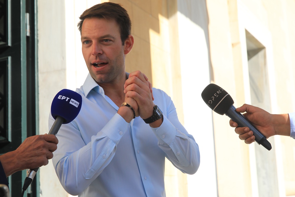 ΣΥΡΙΖΑ: Νέος πρόεδρος ο Κασσελάκης – Του τηλεφώνησε η Αχτσιόγλου (vid)