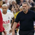 Ποστέκογλου για Ριτσάρλισον: “Θα τον βοηθήσουμε, κανείς δεν έχει τέλεια ζωή”