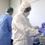 Κορωνοϊός: 50 νεκροί και 56 διασωληνωμένοι την τελευταία εβδομάδα