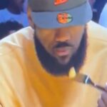 ΛεΜπρόν: Το έριξε στη… φρουτοσαλάτα στο δεύτερο ημίχρονο του παιχνιδιού με τους Γουόριορς (vid)