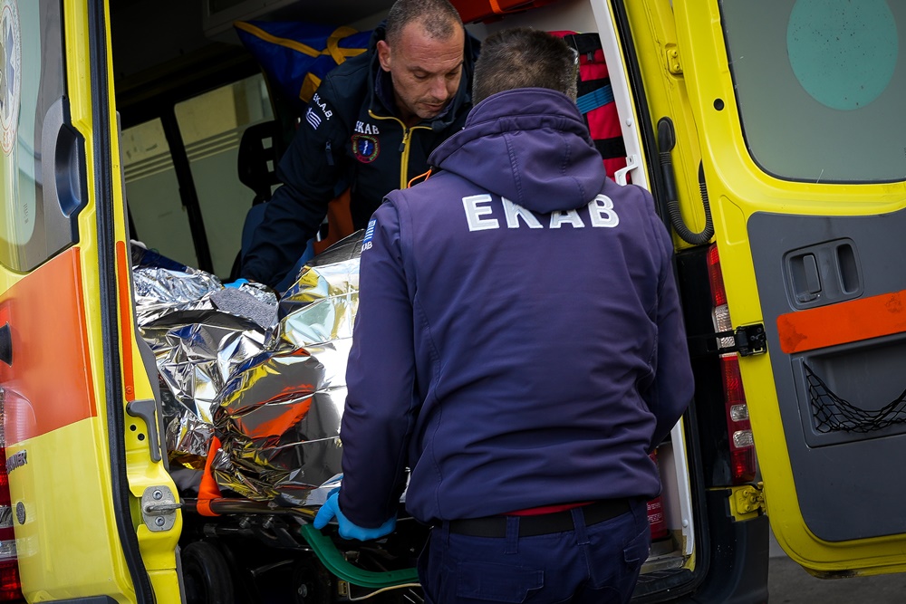 Ναυάγιο: Εντοπίστηκε ένας νεκρός, παραμένουν 12 αγνοούμενοι