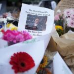 Κηδεύτηκε ο Μάθιου Πέρι – Τα “Φιλαράκια” τον συνόδευσαν στην τελευταία του κατοικία (vids)