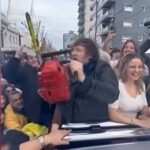 Χαβιέρ Μίλεϊ: Ο «πολιτικός με το αλυσοπρίονο» νέος πρόεδρος της Αργεντινής (vid)